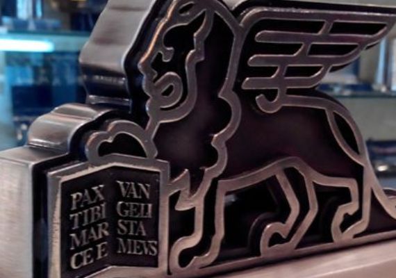 Réplica del trofeo que usa GENERALI en su patrocinio del Gran Premio de la Comunitat Valenciana de MotoGP, destinado a eventos corporativos de incentivos para sus agentes.